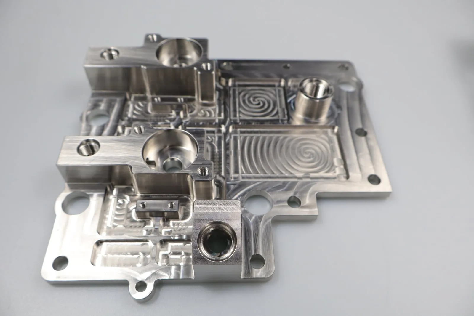 Semiconductor equipment plate, pocketed